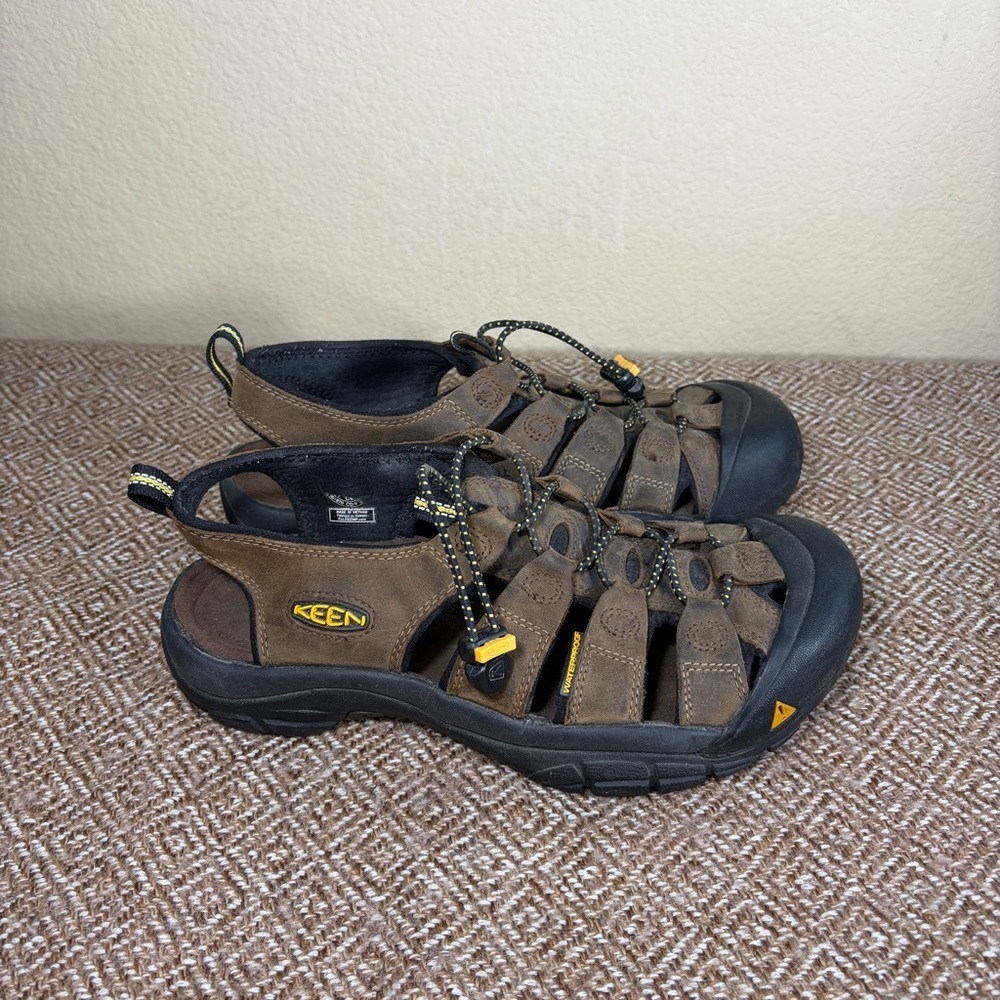 Keen Newport Sandals Mens Brown Hiking Close Toe Leather 11” Long No Sz Gorpcore
